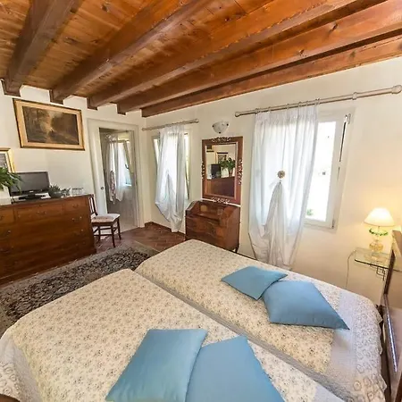 Ca' Noemi Bed and breakfast 4*